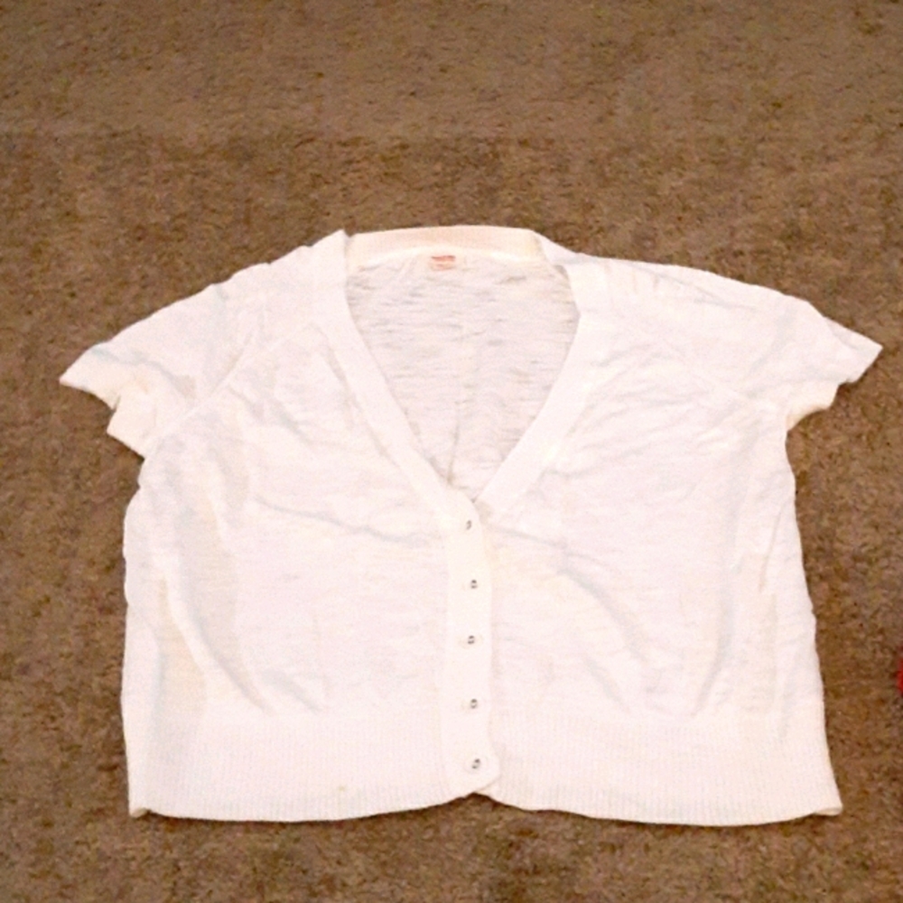 Short sleeve sweater
